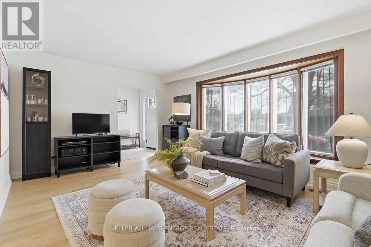 36 Stonefield Crescent, Toronto, Ontario  M1E 4J5 - Photo 4 - E12971132