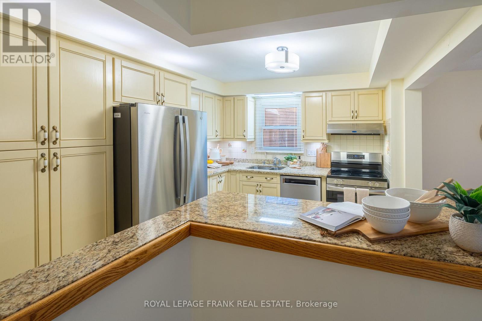 23 - 385 The East Mall, Toronto, Ontario  M9B 6C6 - Photo 16 - W12971050