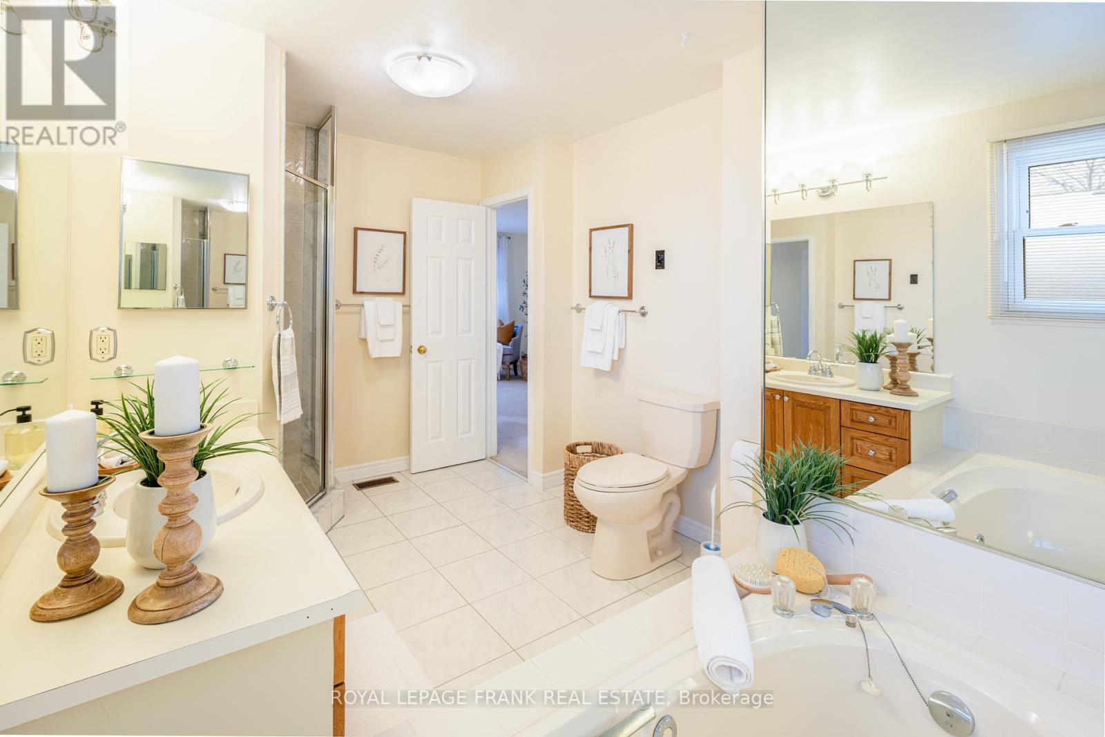 23 - 385 The East Mall, Toronto, Ontario  M9B 6C6 - Photo 22 - W12971050