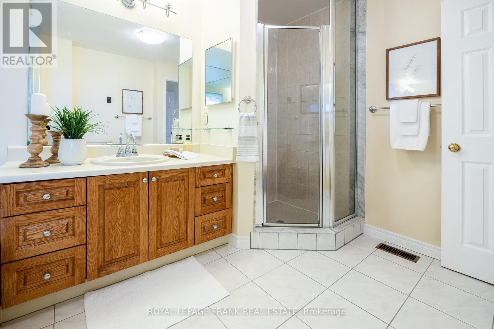 23 - 385 The East Mall, Toronto, Ontario  M9B 6C6 - Photo 24 - W12971050