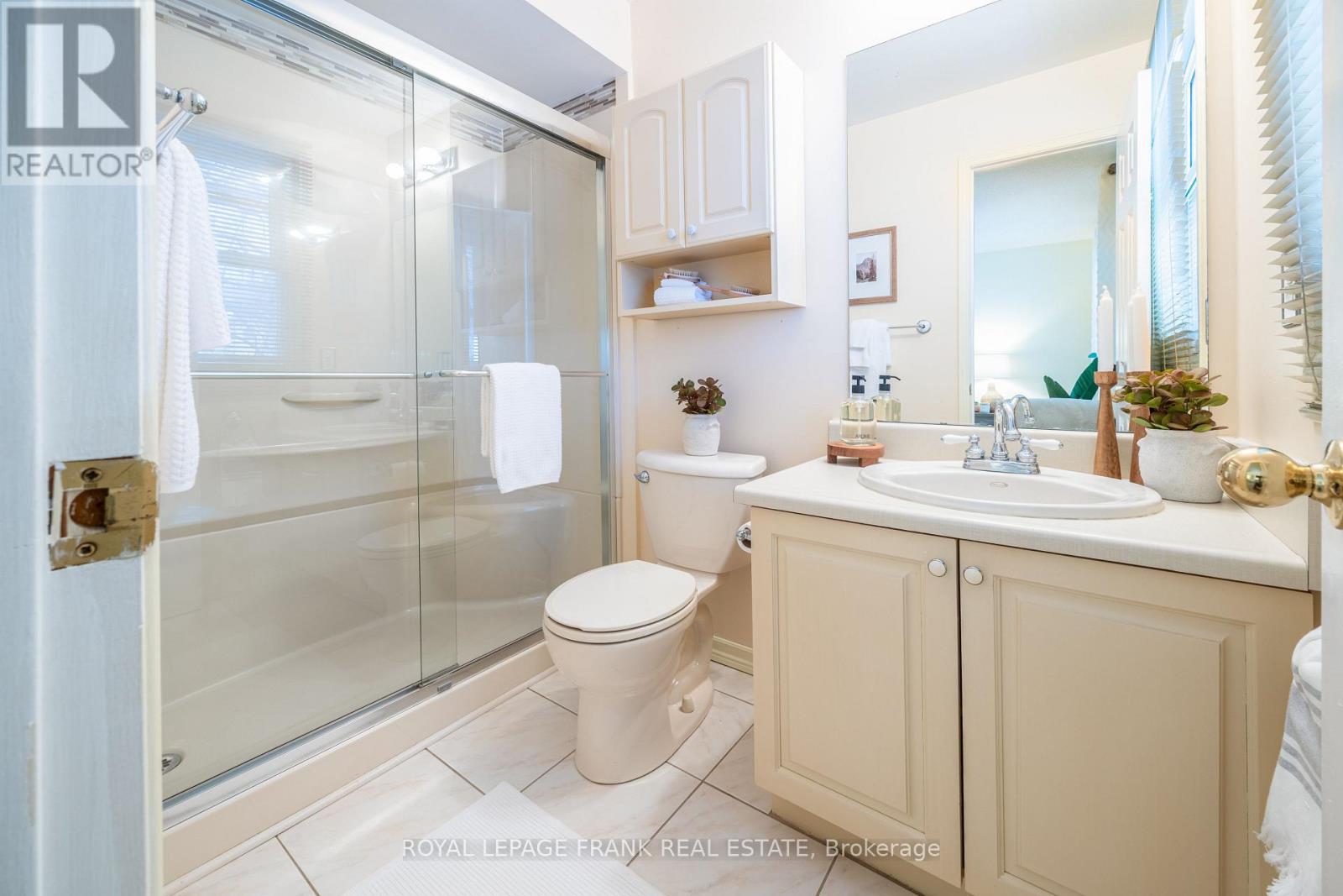 23 - 385 The East Mall, Toronto, Ontario  M9B 6C6 - Photo 28 - W12971050