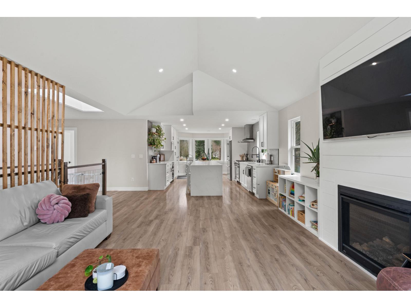 65644 Gardner Drive, Hope, Hope, British Columbia  V0X 1L1 - Photo 4 - R3107455