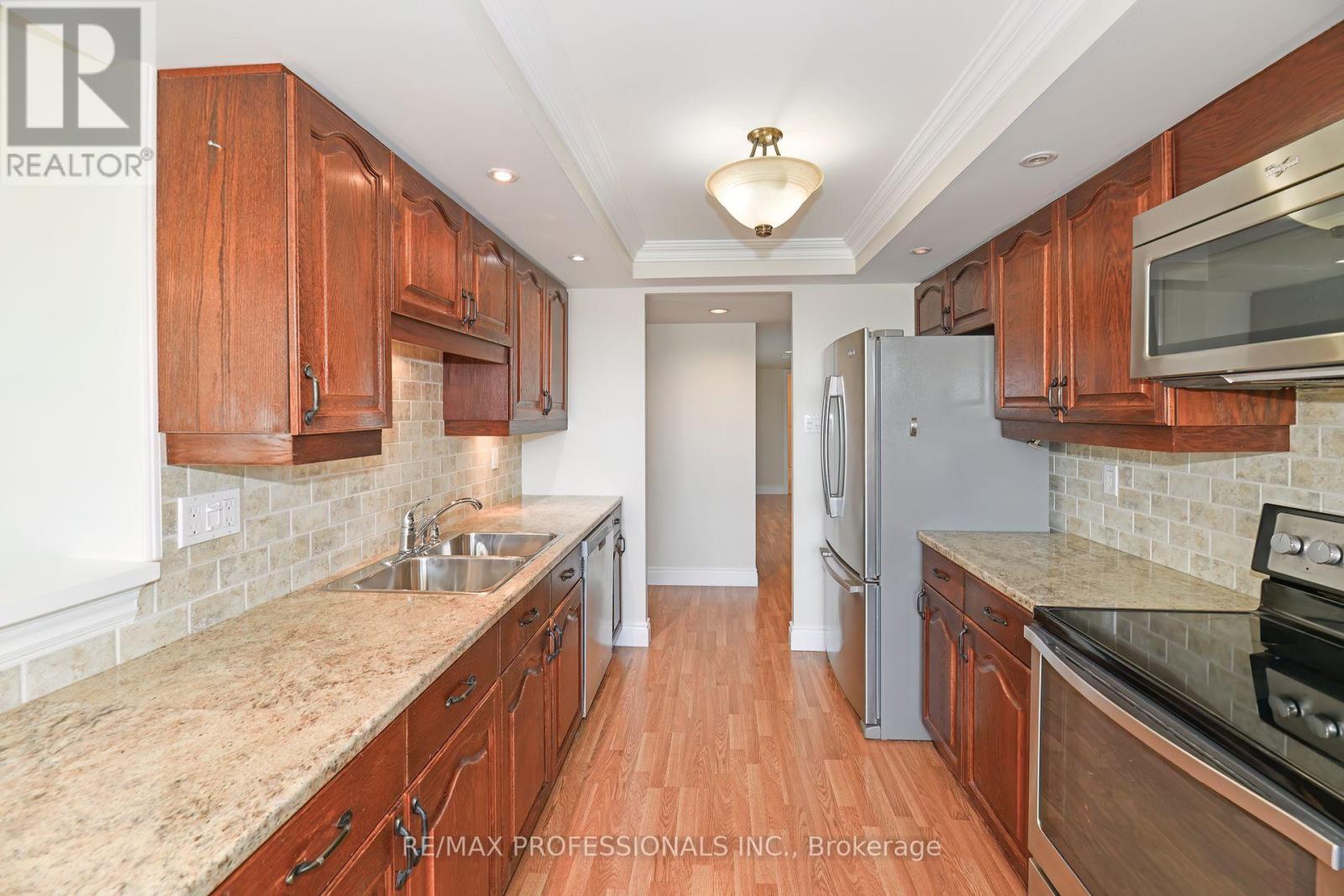 503 - 58 Church Street, Brampton, Ontario  L6V 4A8 - Photo 10 - W12694892