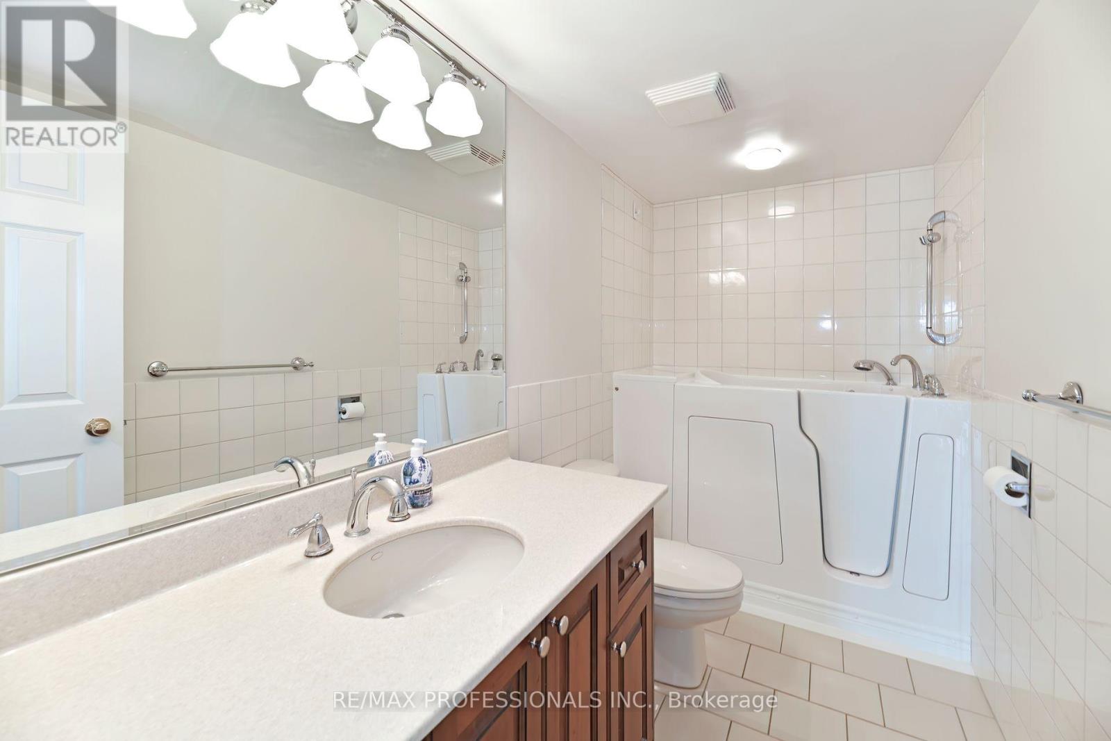 503 - 58 Church Street, Brampton, Ontario  L6V 4A8 - Photo 19 - W12694892