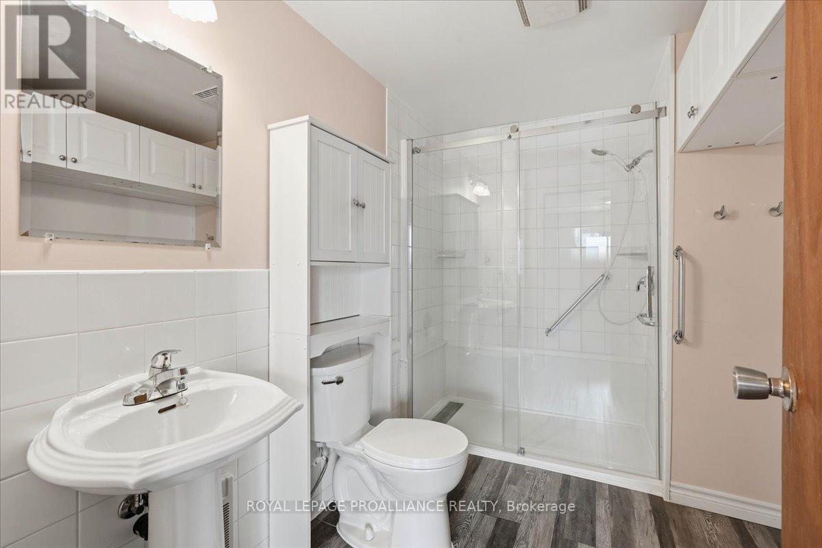 11 Weeks Avenue, Quinte West, Ontario  K8V 1X4 - Photo 15 - X12971136