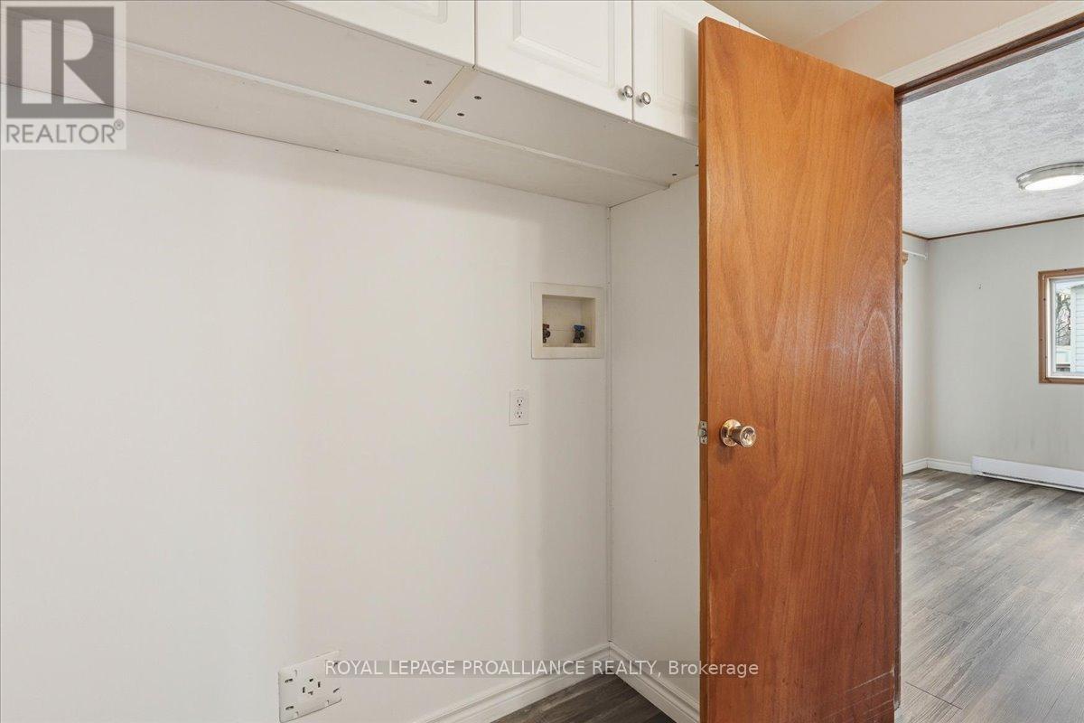 11 Weeks Avenue, Quinte West, Ontario  K8V 1X4 - Photo 16 - X12971136