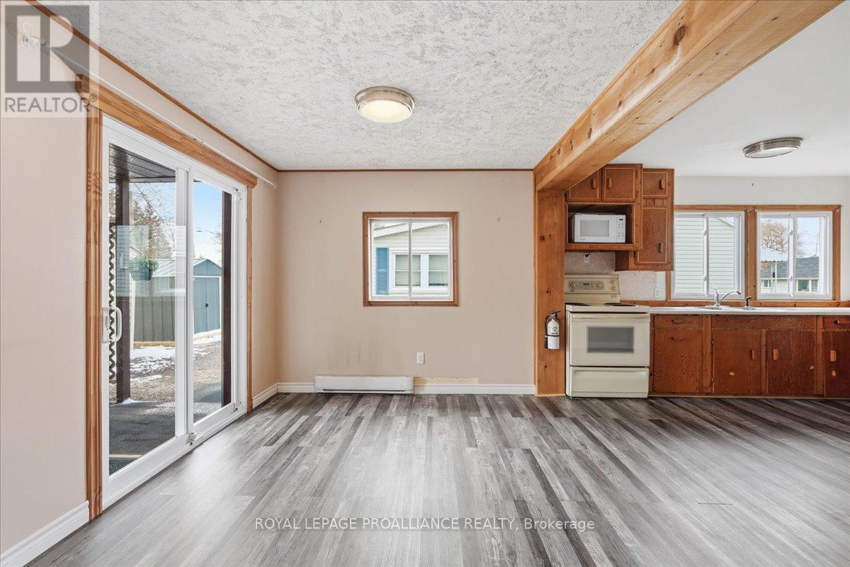 11 Weeks Avenue, Quinte West, Ontario  K8V 1X4 - Photo 20 - X12971136