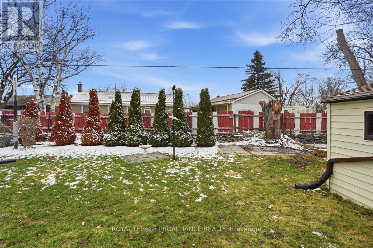 11 Weeks Avenue, Quinte West, Ontario  K8V 1X4 - Photo 24 - X12971136