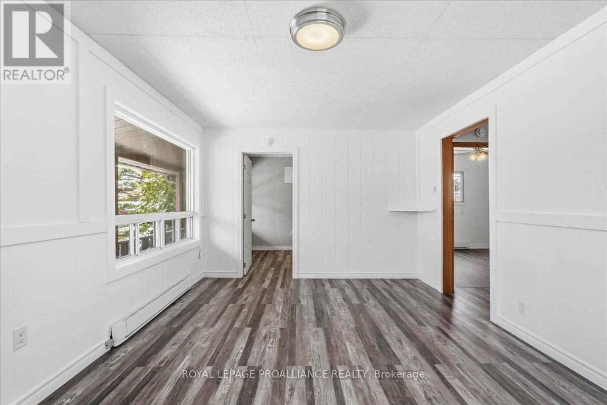 11 Weeks Avenue, Quinte West, Ontario  K8V 1X4 - Photo 7 - X12971136