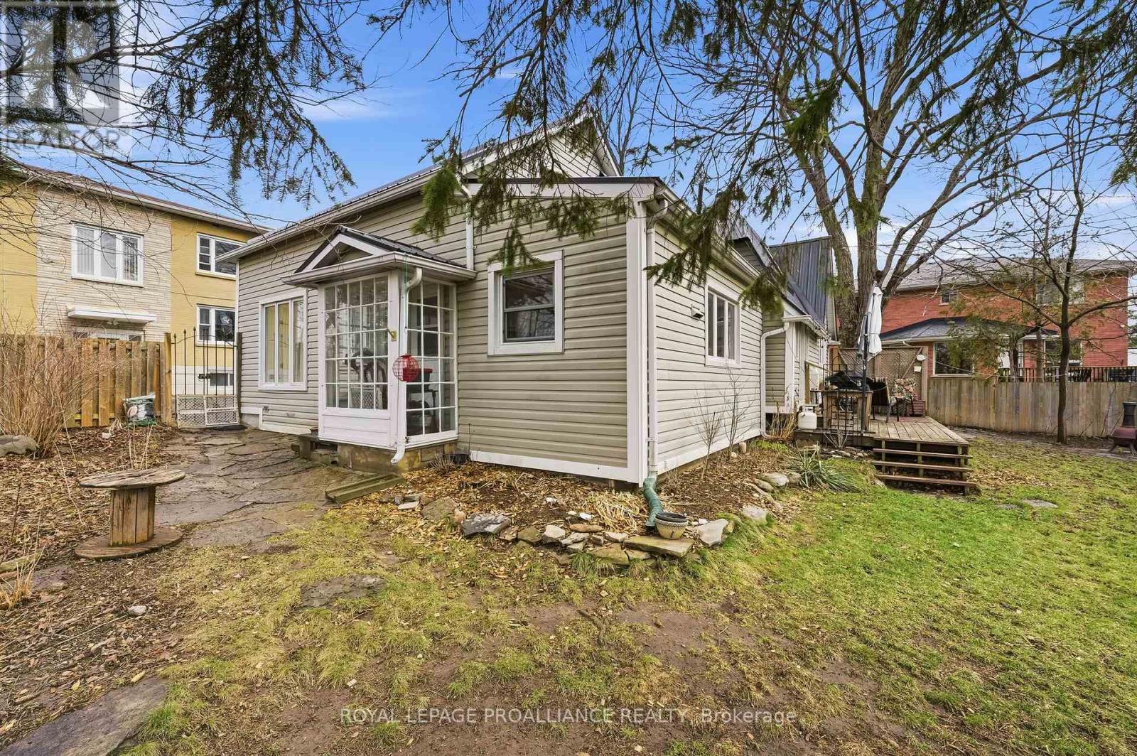 193 Henry Street, Quinte West, Ontario  K8V 3V4 - Photo 38 - X12971182