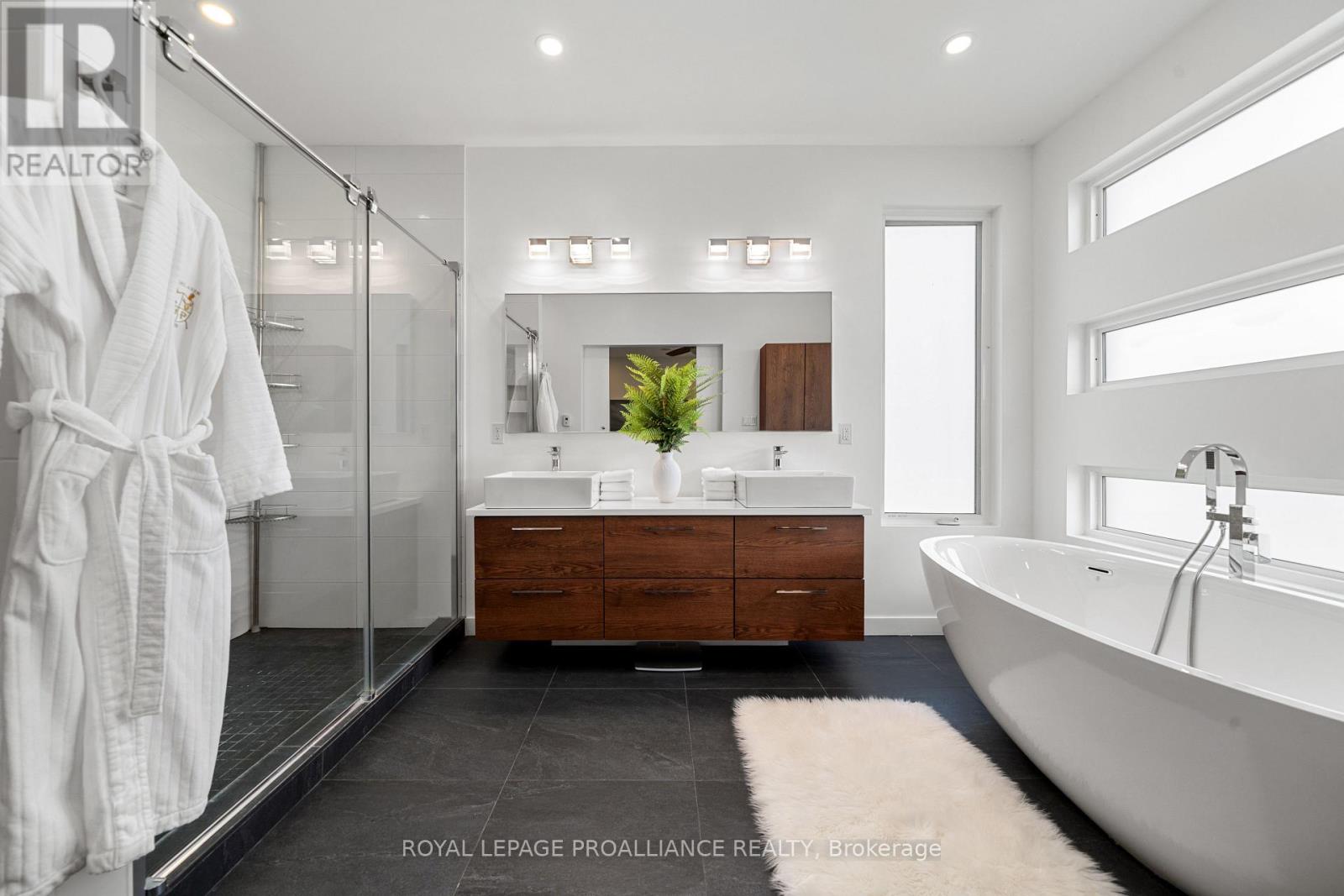 2670 County Road 8, Prince Edward County, Ontario  K0K 2T0 - Photo 27 - X12971186