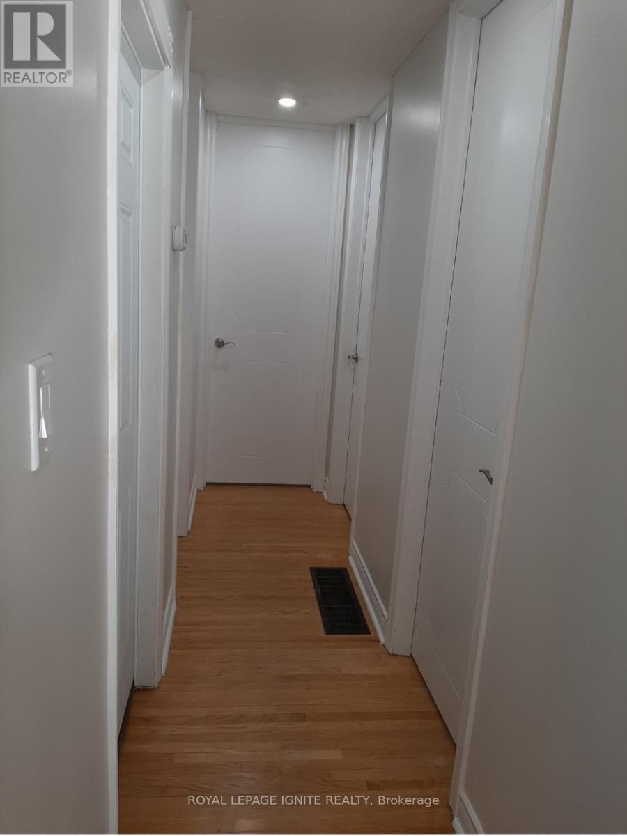 Main - 21 Humheller Road, Toronto, Ontario  M9W 5K2 - Photo 6 - W12781676