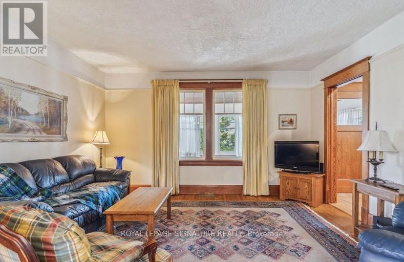 5 Denison Avenue, Brampton, Ontario  L6X 1E7 - Photo 4 - W12802562