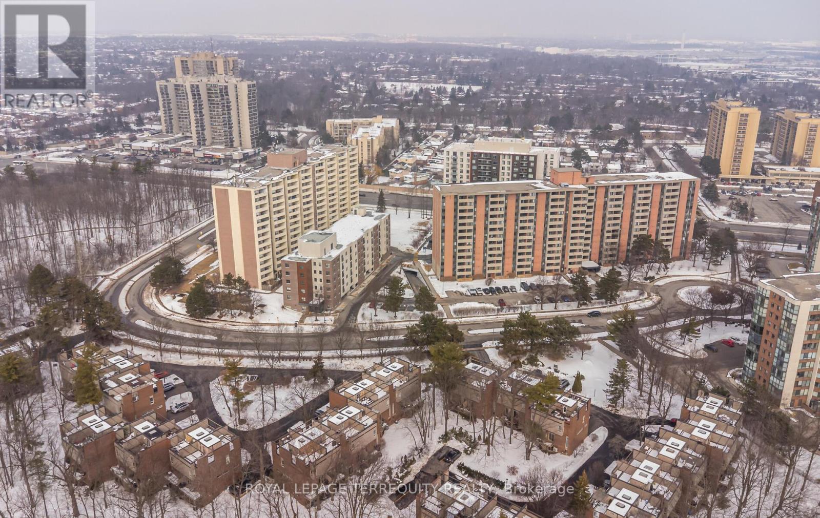 33 - 1250 Marlborough Court, Oakville, Ontario  L6H 2W7 - Photo 48 - W12804868