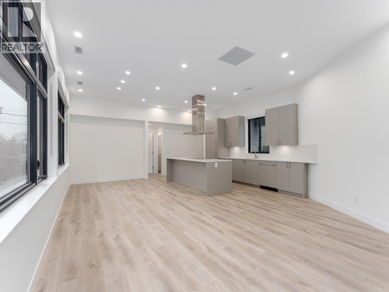 1123 E Keith Road, North Vancouver, British Columbia  V7L 1X4 - Photo 6 - R3074932