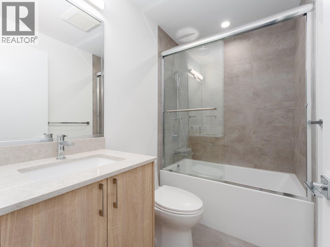 1123 E Keith Road, North Vancouver, British Columbia  V7L 1X4 - Photo 11 - R3074932