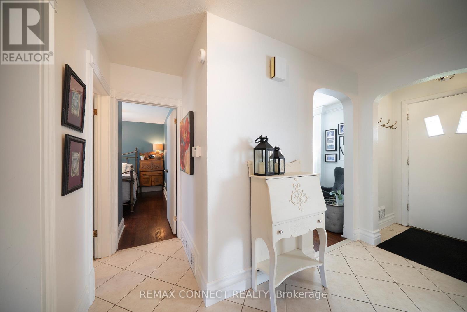 961 Ribston Road, Mississauga, Ontario  L4Y 1B5 - Photo 9 - W12970832