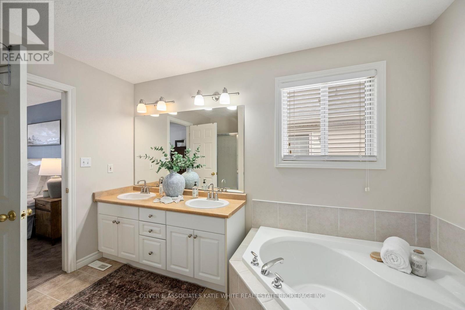 937 Blythwood Road, London North, Ontario  N6H 5W1 - Photo 16 - X12970926