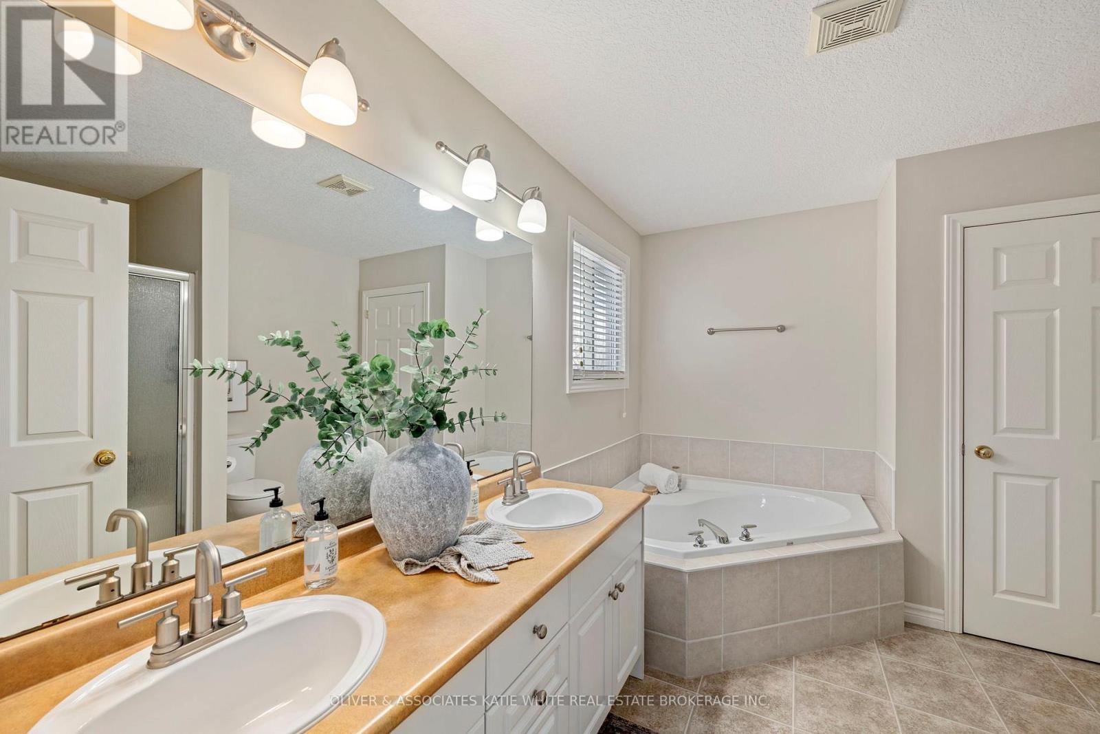 937 Blythwood Road, London North, Ontario  N6H 5W1 - Photo 17 - X12970926