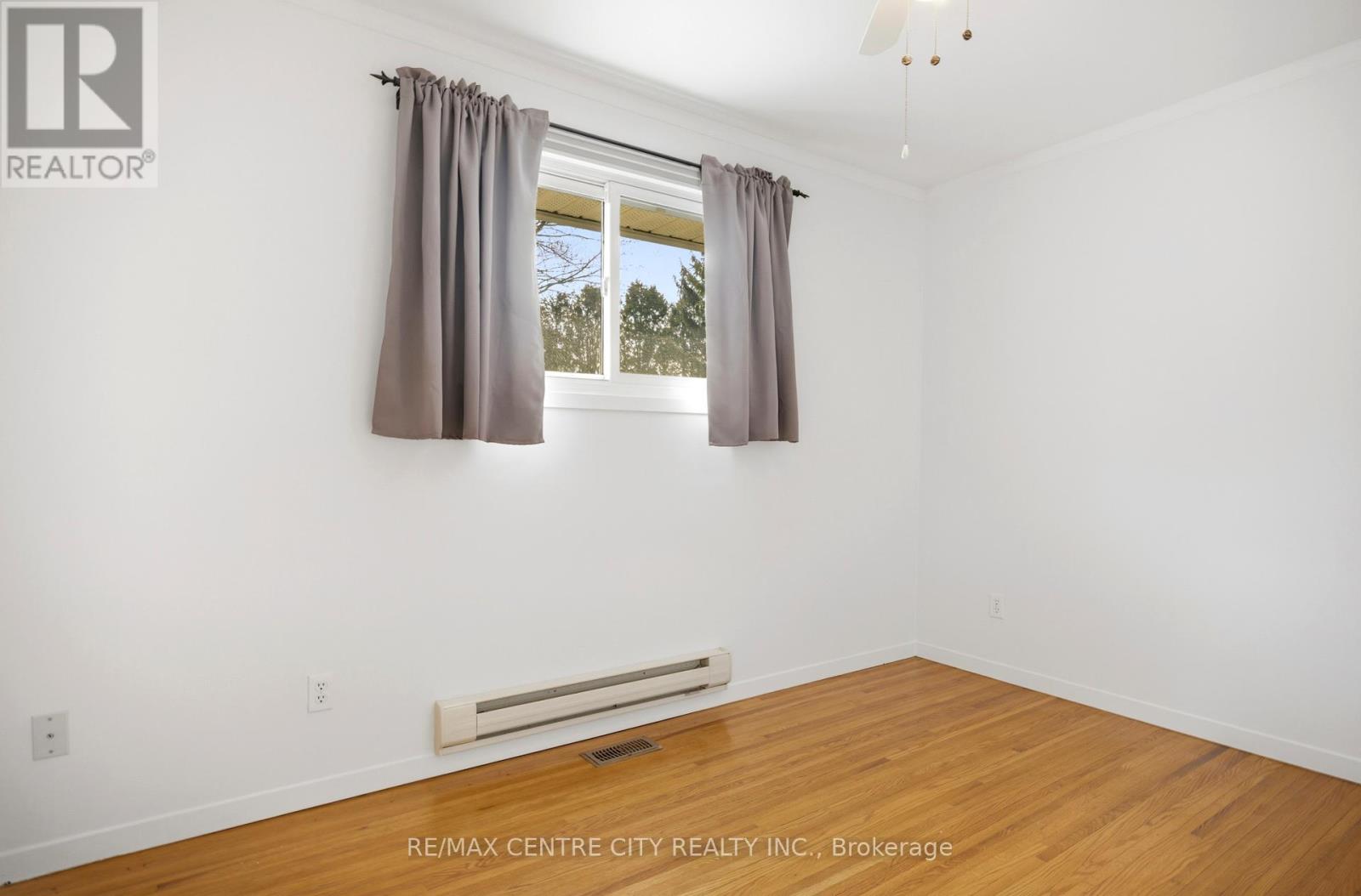 72 Elmwood Avenue, St. Thomas, Ontario  N5R 4Z7 - Photo 12 - X12970974