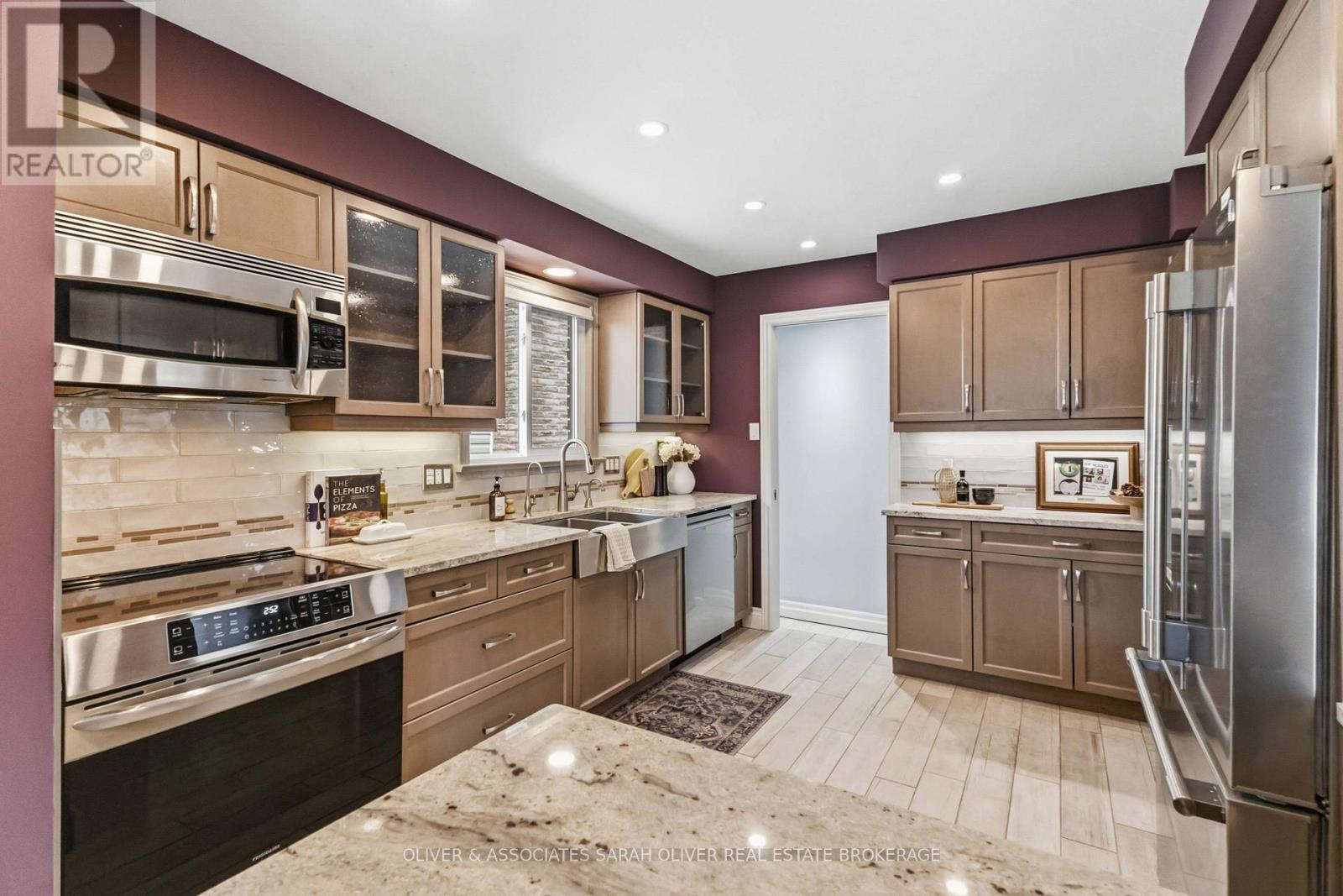 30 Sandalwood Crescent, London North, Ontario  N6G 2Z7 - Photo 18 - X12971084