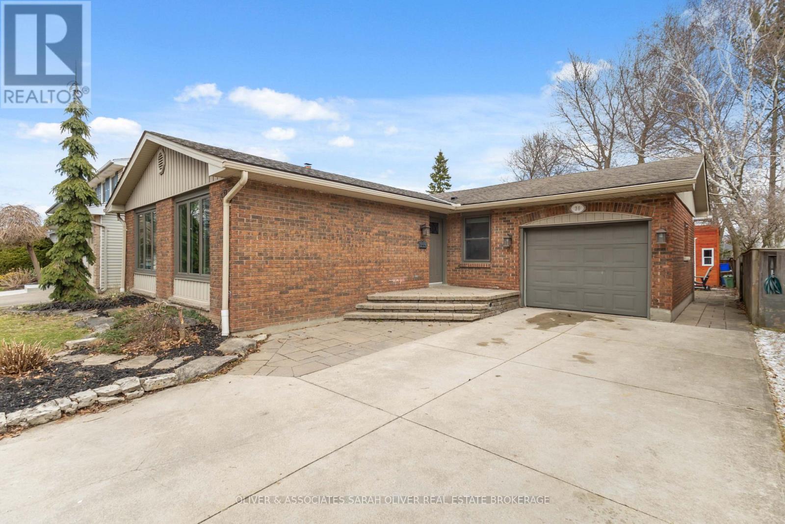 30 Sandalwood Crescent, London North, Ontario  N6G 2Z7 - Photo 46 - X12971084