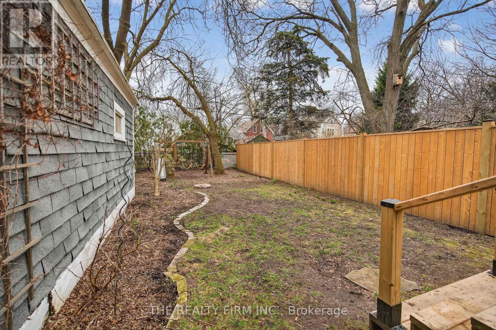 567 Rosedale Street, London East, Ontario  N6B 2C7 - Photo 40 - X12971242