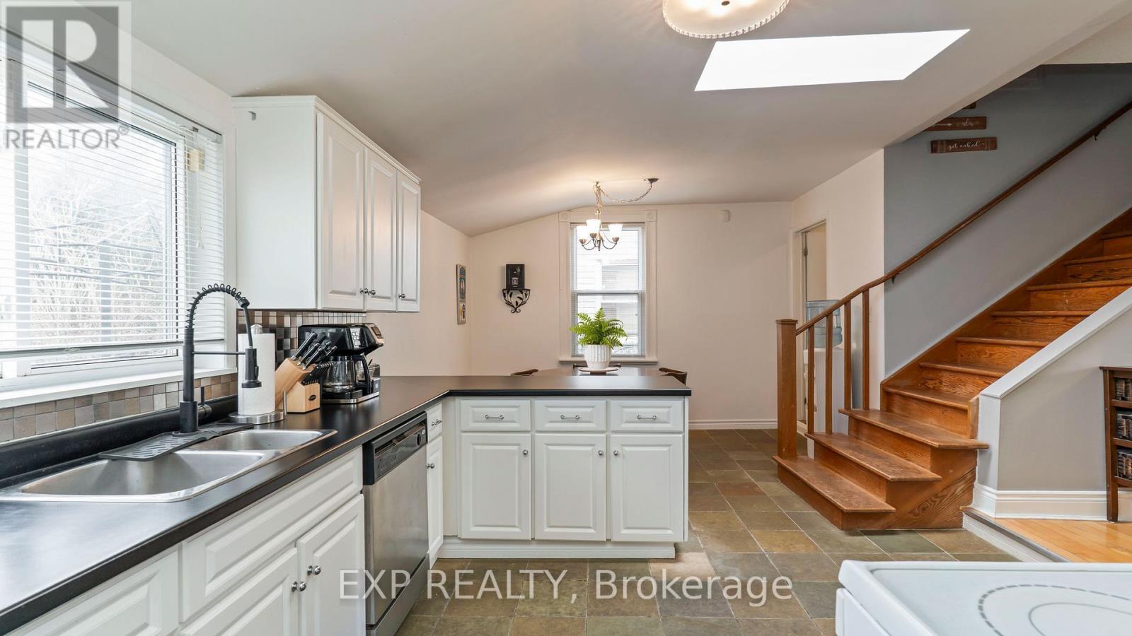 205 East Street, London East, Ontario  N5Z 2S1 - Photo 8 - X12971248