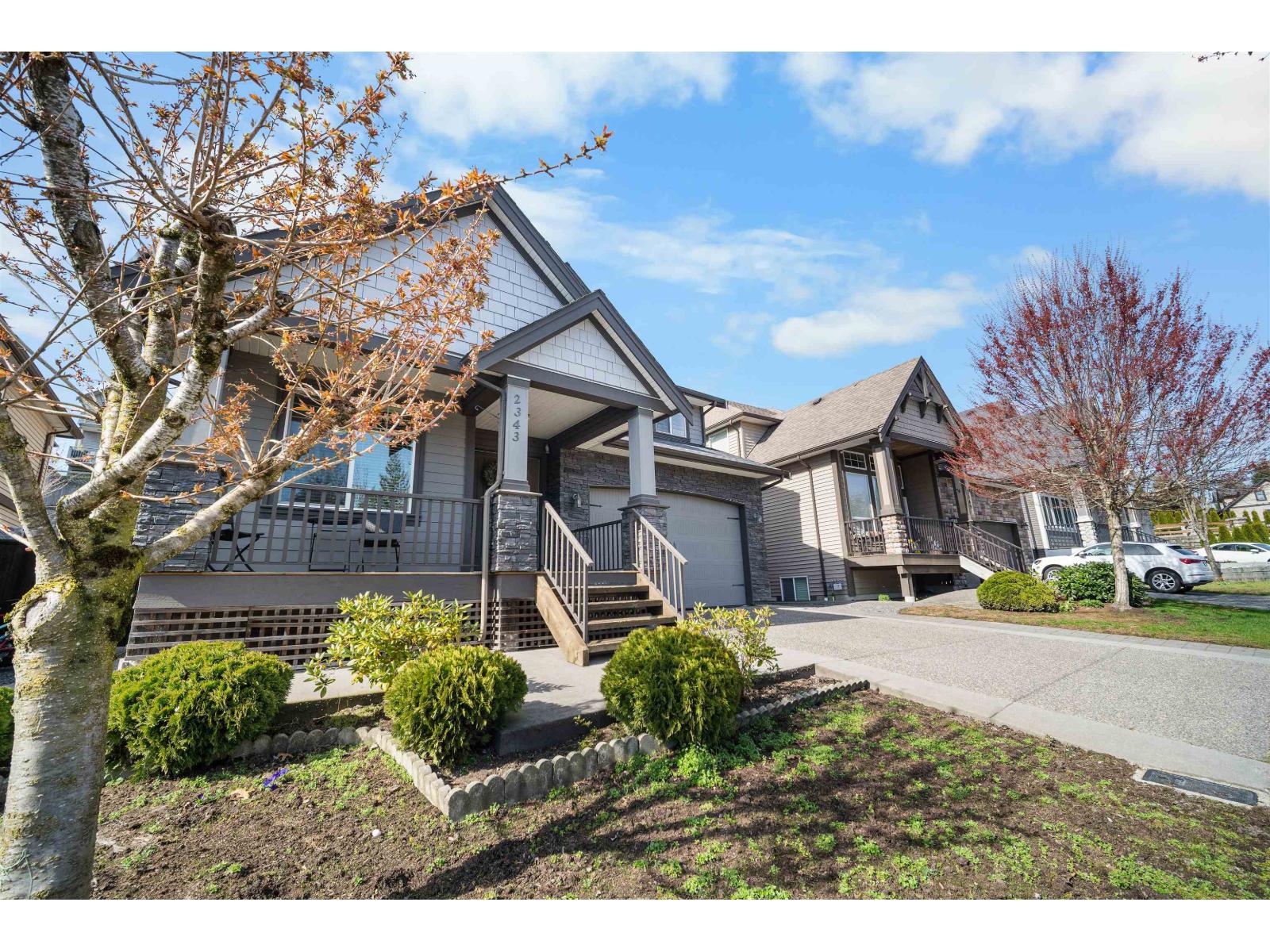 2343 Merlot Boulevard, Abbotsford, British Columbia  V4X 0A6 - Photo 2 - R3108086