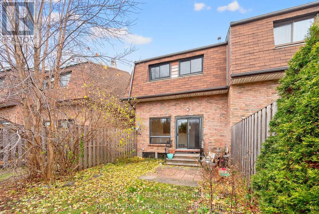 13 - 2 Bertona Street, Ottawa, Ontario  K2G 0W2 - Photo 35 - X12970888