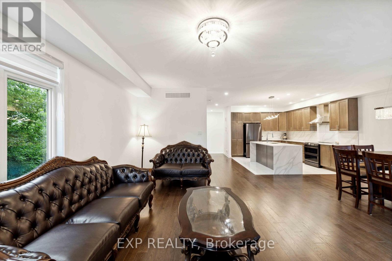 748 Ovation Grove, Ottawa, Ontario  K1T 0X6 - Photo 12 - X12970982