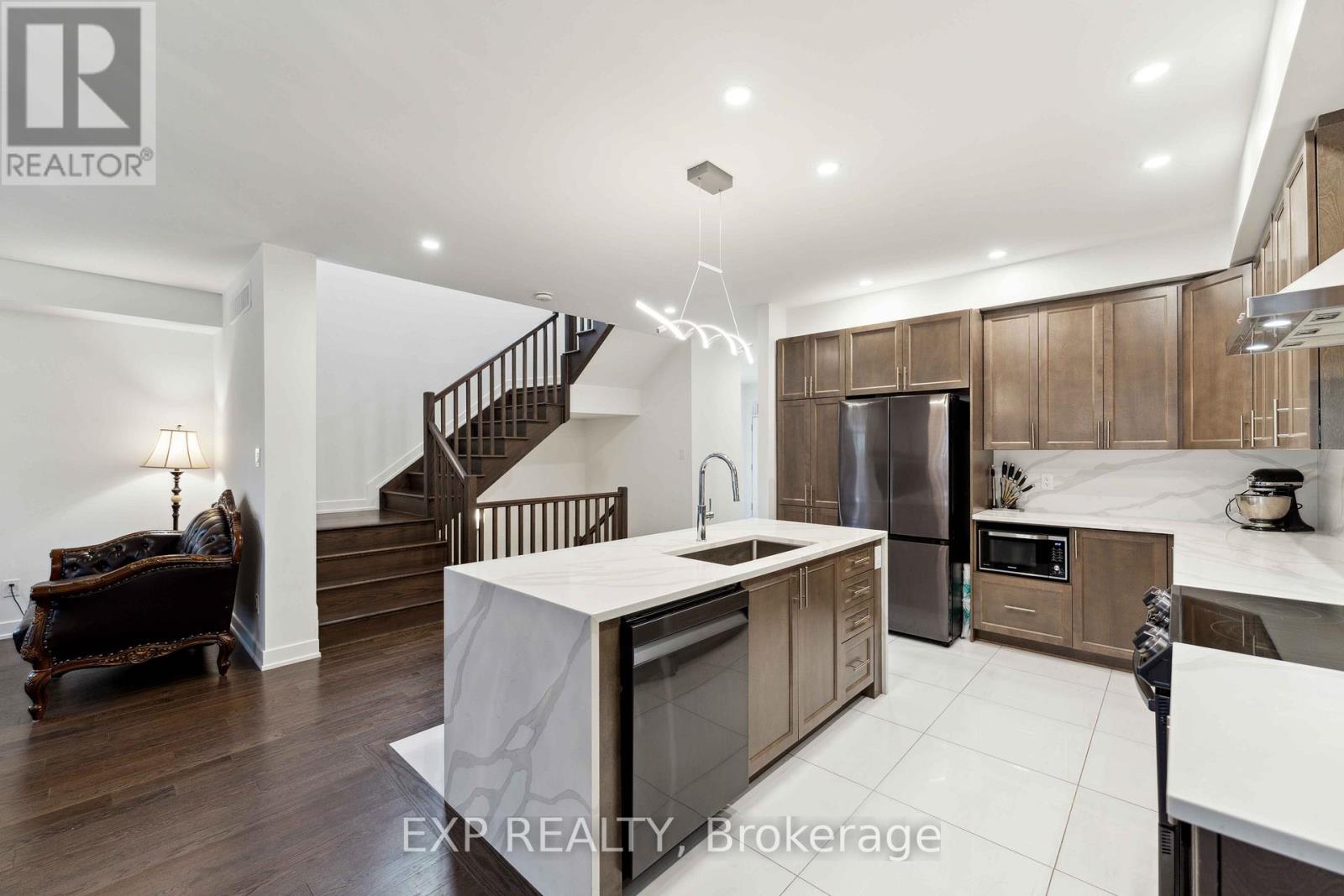 748 Ovation Grove, Ottawa, Ontario  K1T 0X6 - Photo 18 - X12970982