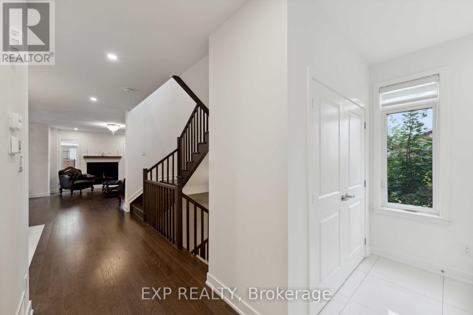 748 Ovation Grove, Ottawa, Ontario  K1T 0X6 - Photo 4 - X12970982