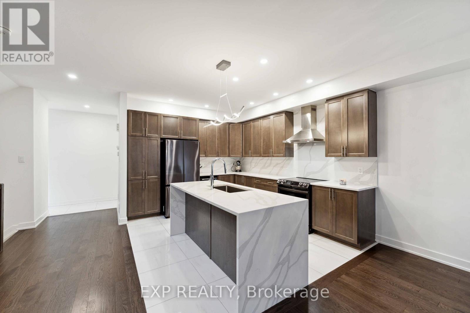 748 Ovation Grove, Ottawa, Ontario  K1T 0X6 - Photo 5 - X12970982