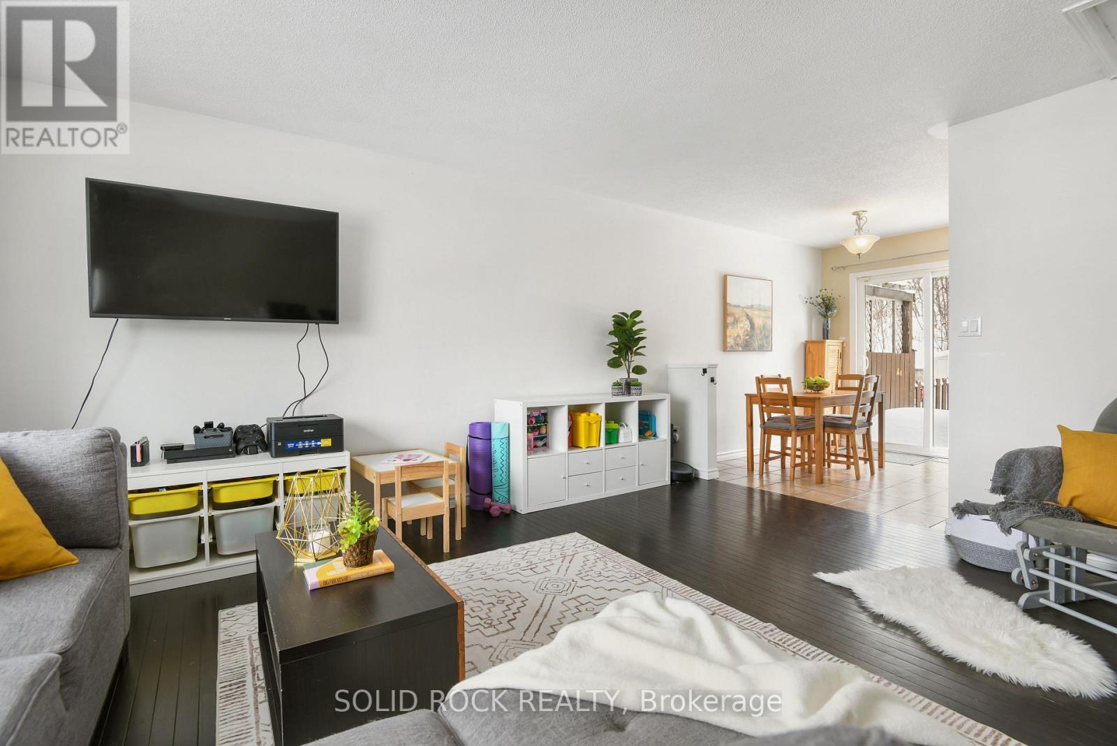 34 Northbrook Road, Petawawa, Ontario  K8H 3N5 - Photo 7 - X12970994