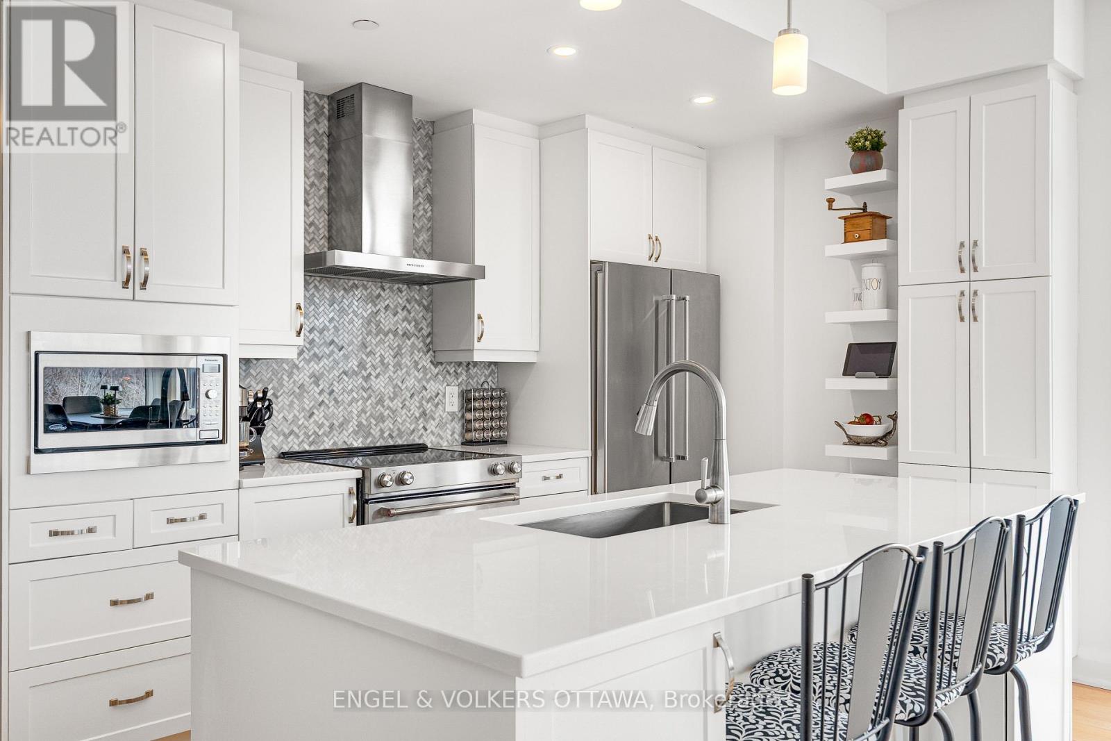 402 - 110 Cortile Private, Ottawa, Ontario K1V 2S8 - Photo 12 - X12971016