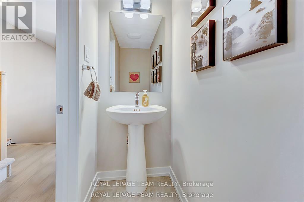 241 David Lewis Private, Ottawa, Ontario K4A 5S7 - Photo 11 - X12971068