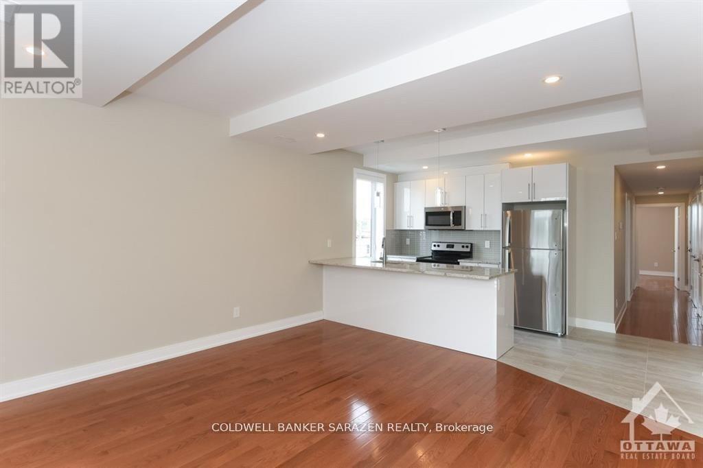 7 - 7 Monk Street, Ottawa, Ontario  K1S 3Y5 - Photo 3 - X12971086