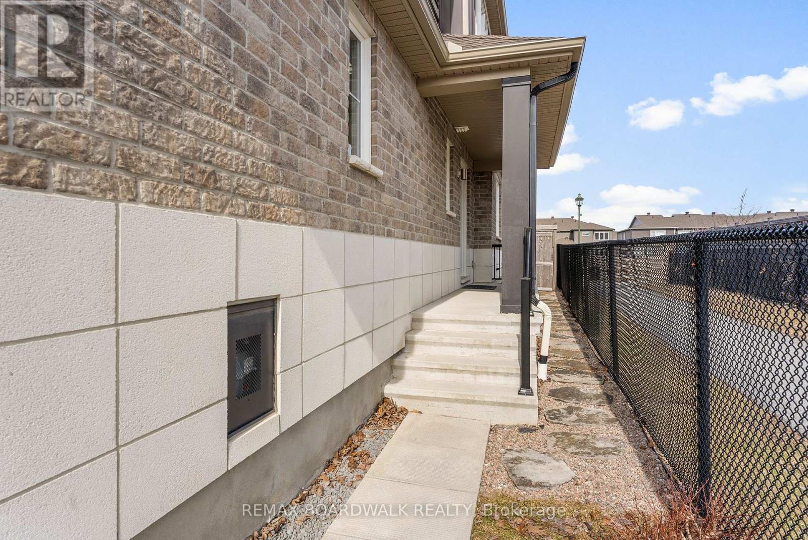 110 Riddell Street, Carleton Place, Ontario  K7C 0J8 - Photo 46 - X12971204