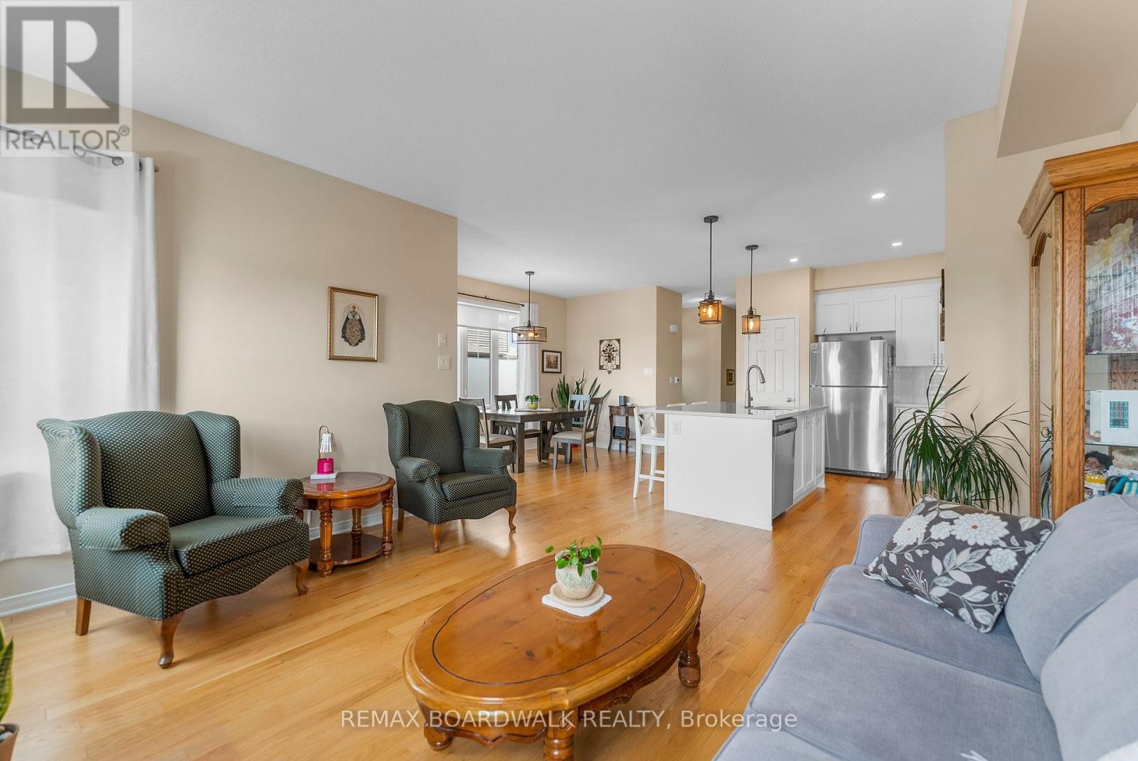 110 Riddell Street, Carleton Place, Ontario  K7C 0J8 - Photo 8 - X12971204