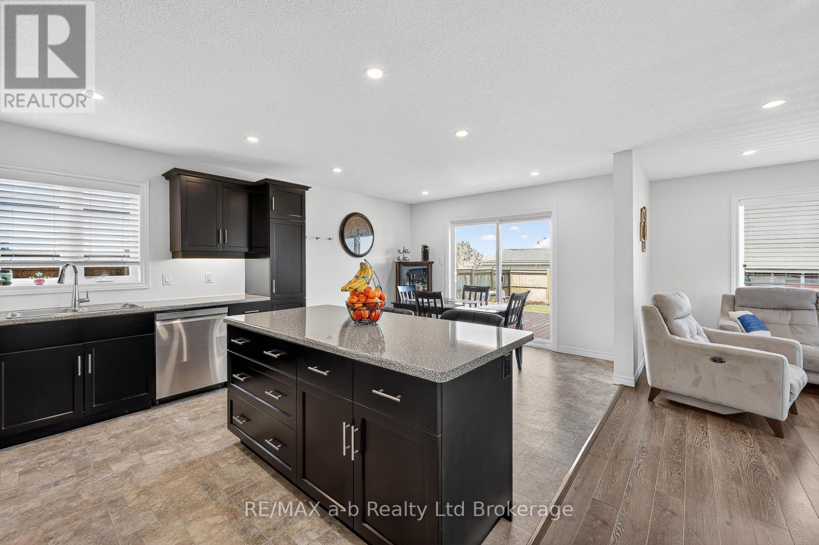 30 Tartan Drive, Zorra, Ontario  N0J 1J0 - Photo 15 - X12970854