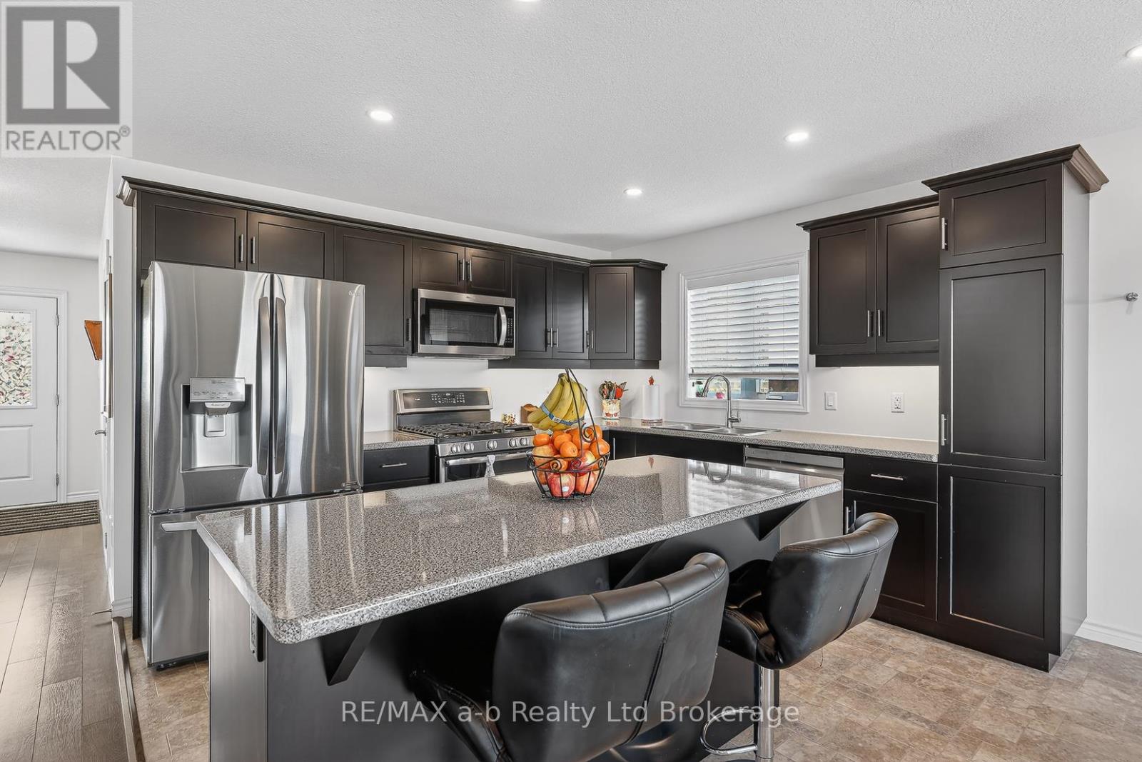 30 Tartan Drive, Zorra, Ontario  N0J 1J0 - Photo 16 - X12970854