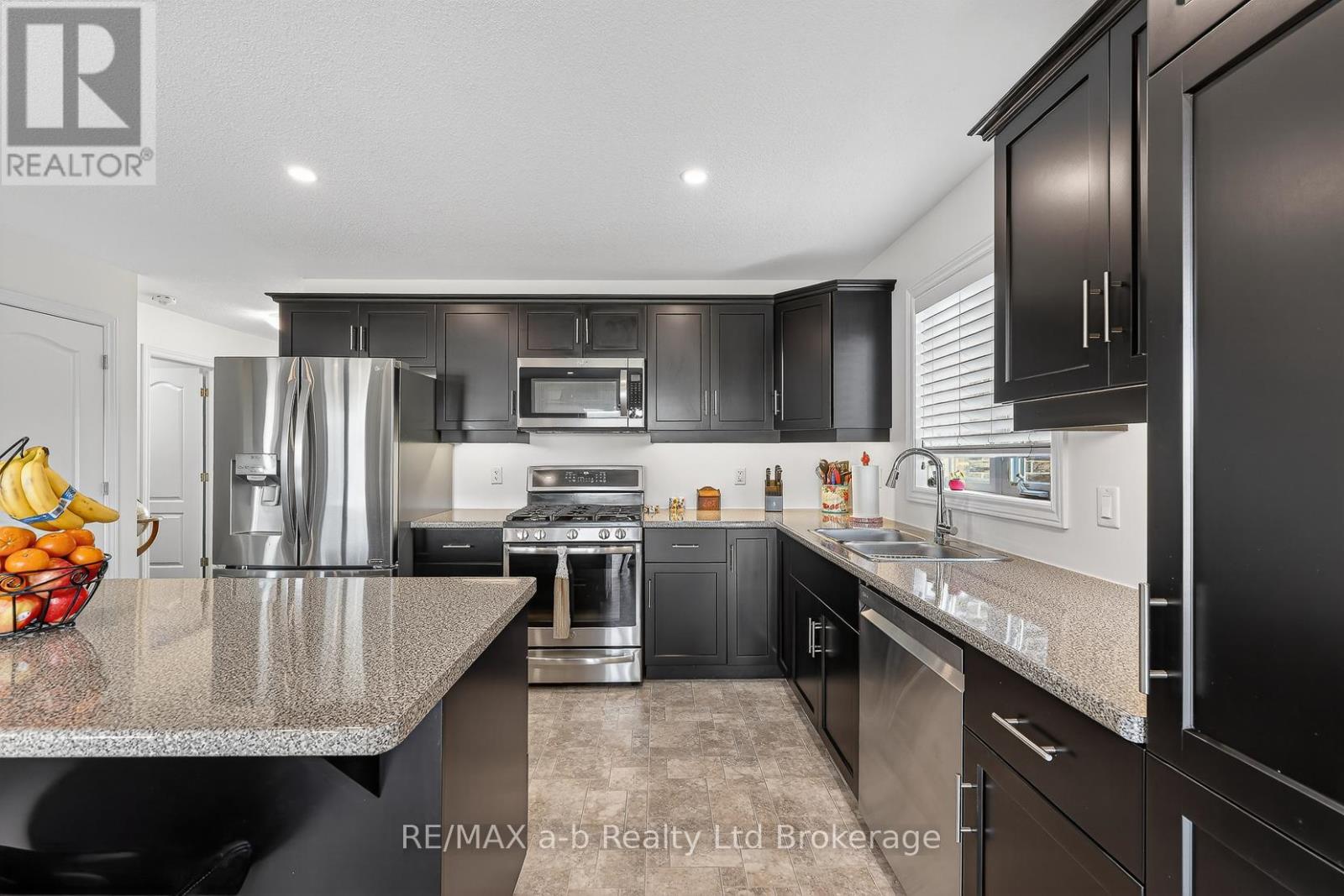 30 Tartan Drive, Zorra, Ontario  N0J 1J0 - Photo 18 - X12970854