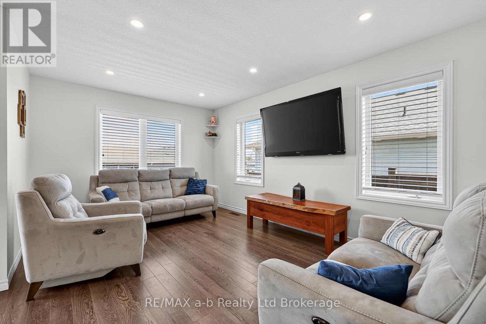 30 Tartan Drive, Zorra, Ontario  N0J 1J0 - Photo 21 - X12970854