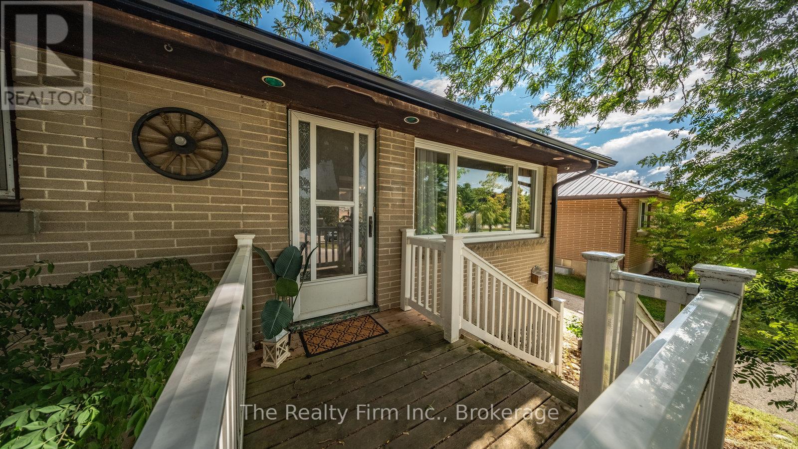 912 Alice Street, Woodstock, Ontario  N4S 2J6 - Photo 1 - X12970890