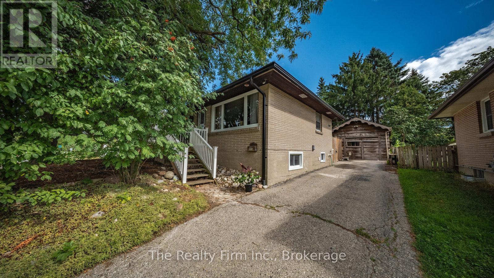 912 Alice Street, Woodstock, Ontario  N4S 2J6 - Photo 3 - X12970890