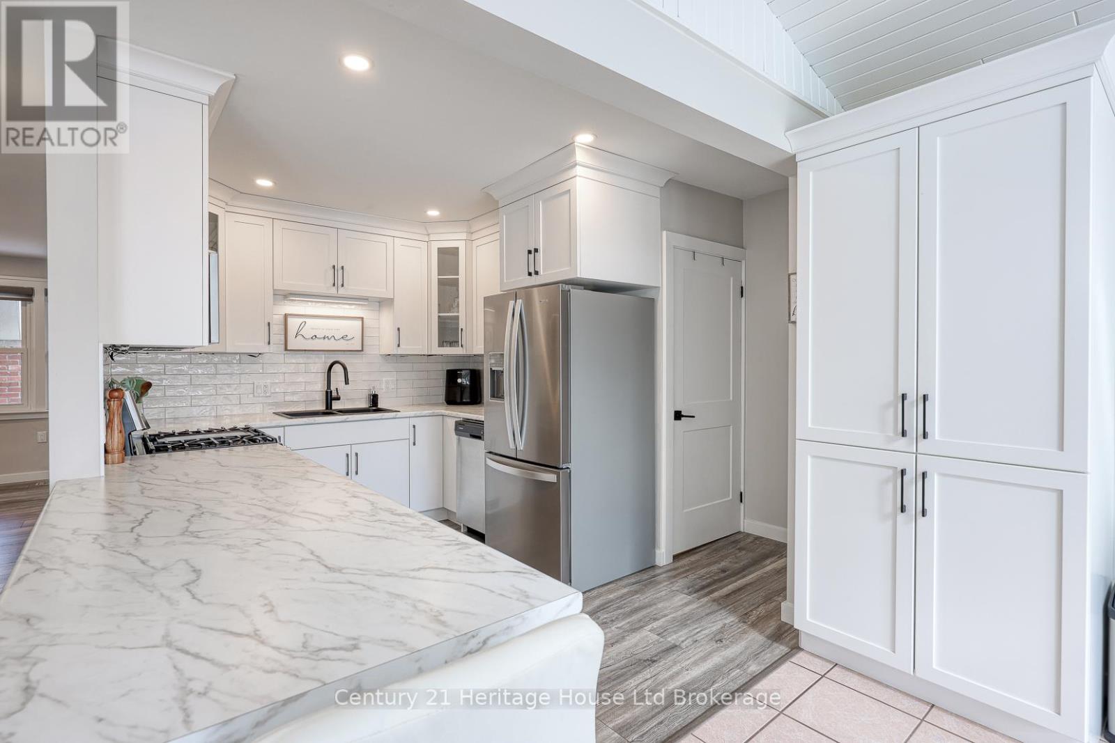 258 Graham Street, Woodstock, Ontario  N4S 6K7 - Photo 4 - X12971098