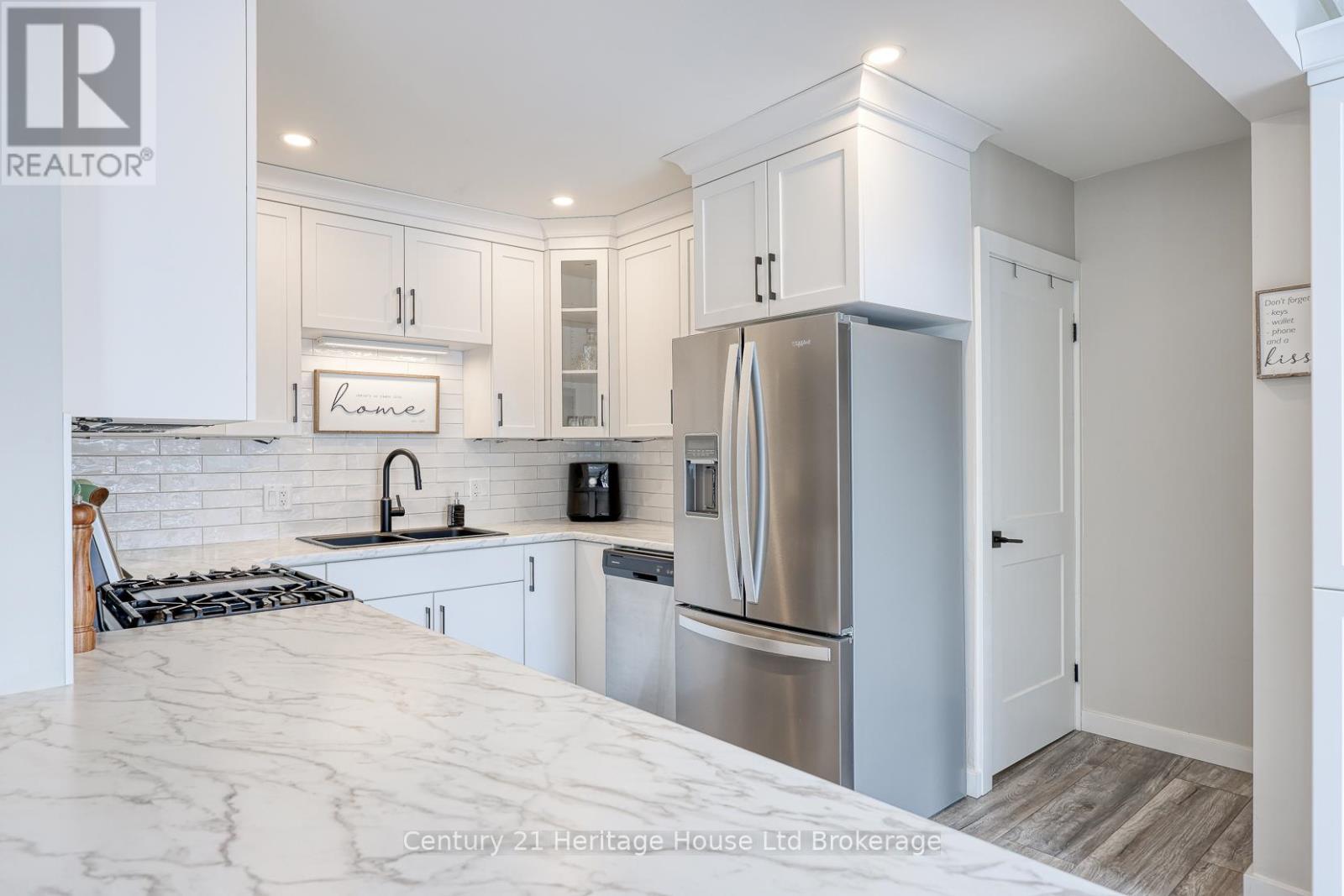 258 Graham Street, Woodstock, Ontario  N4S 6K7 - Photo 6 - X12971098