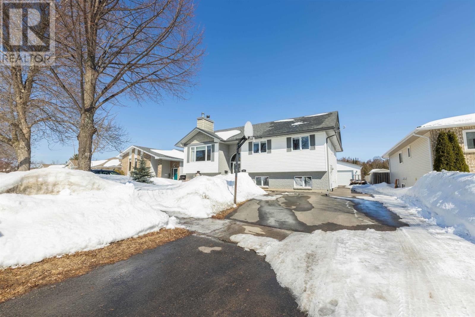 147 Nottingham Cres, Thunder Bay, Ontario  P7G 1B5 - Photo 2 - TB2600643