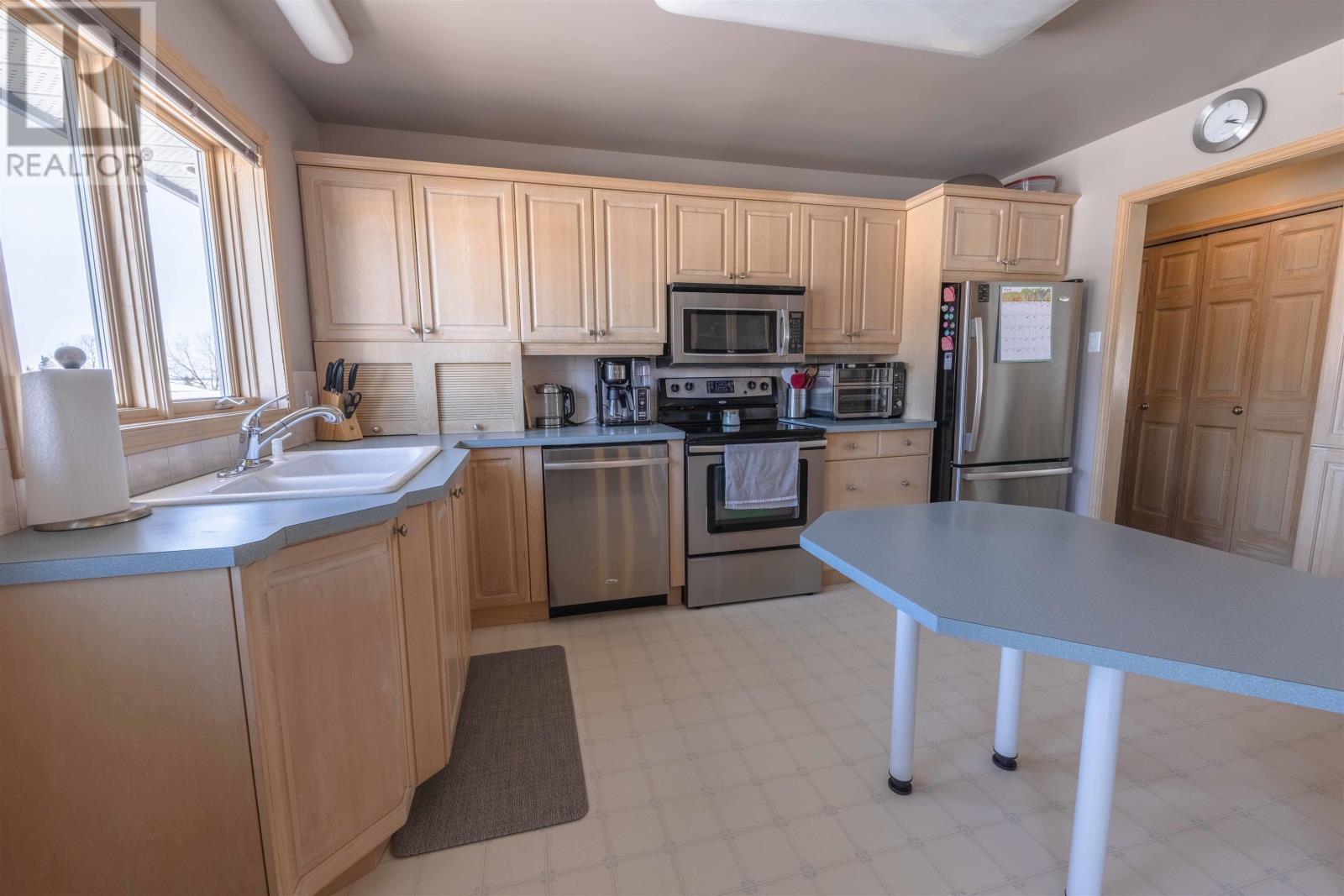 147 Nottingham Cres, Thunder Bay, Ontario  P7G 1B5 - Photo 8 - TB2600643